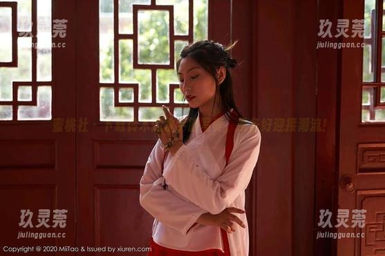 蜜桃社 - 下载铃木的水手服写真，准备好迎接潮流！