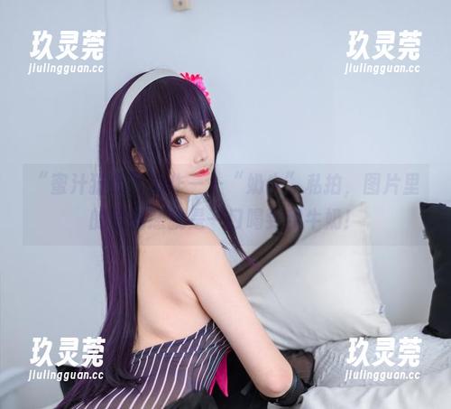 “蜜汁猫裘”力作——“奶牛”私拍，图片里的幸福感就是一口喝到甜牛奶！