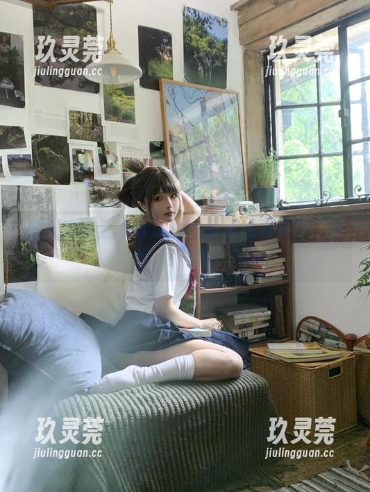 当自拍遇上蠢沫沫：图册里藏着多少“诗意”？