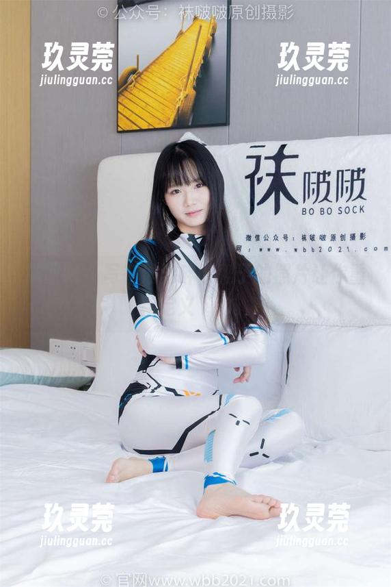 袜啵啵 - 写在泳池畔，稚予的照片让你重新定义‘水’