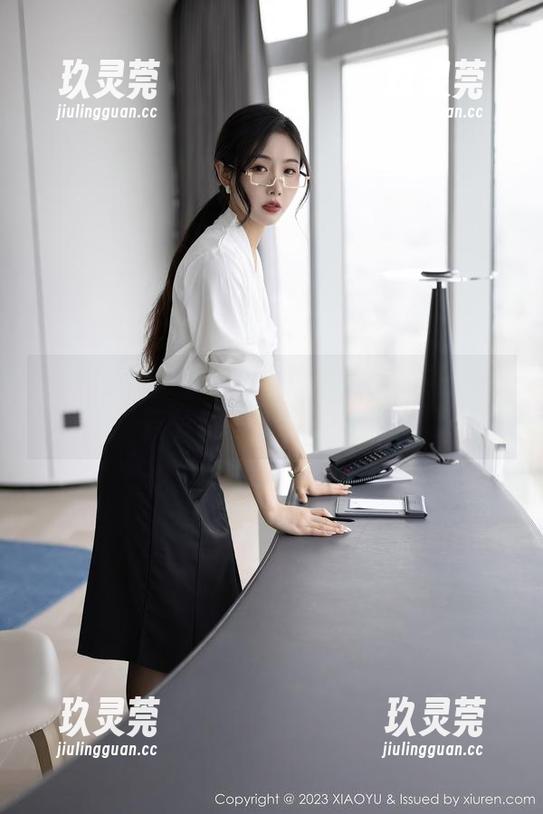 语画界 - 有一种鸭子叫杨晨晨，校园的最新图包还真有点儿特别