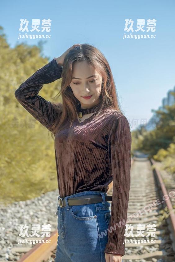 轰趴猫 - 艾小青的自拍指导：如何用美图掩饰你的二次元魂