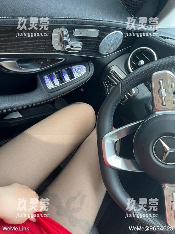 微密圈 - 在线等你来“偷瞄”，迷人的五姨太的礼服作品，别怕，光看没事！