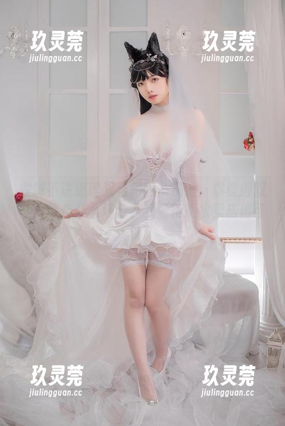 雯妹不讲道理双马尾图集精选：你觉得双马尾适合什么场合？我觉得摘水果应该可以。