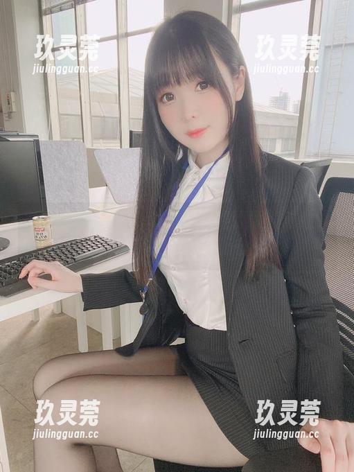 美图分享，霜月shimo与加藤惠的泳衣，来一场没有底线的cos吧！