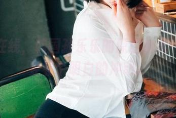 校服在线，韩国孙乐乐的原图给人一种想要看个明白的冲动。