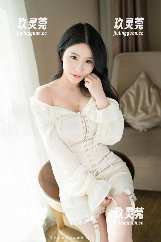 魅妍社 - 天台上的萌奈子，最新图片中隐约透出的小调皮。