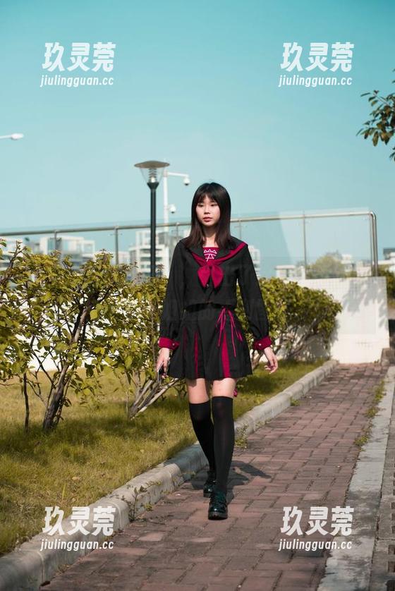 一句“狗可真好”，引出了这魔镜街拍旗袍肉丝小姐姐的福利图集～
