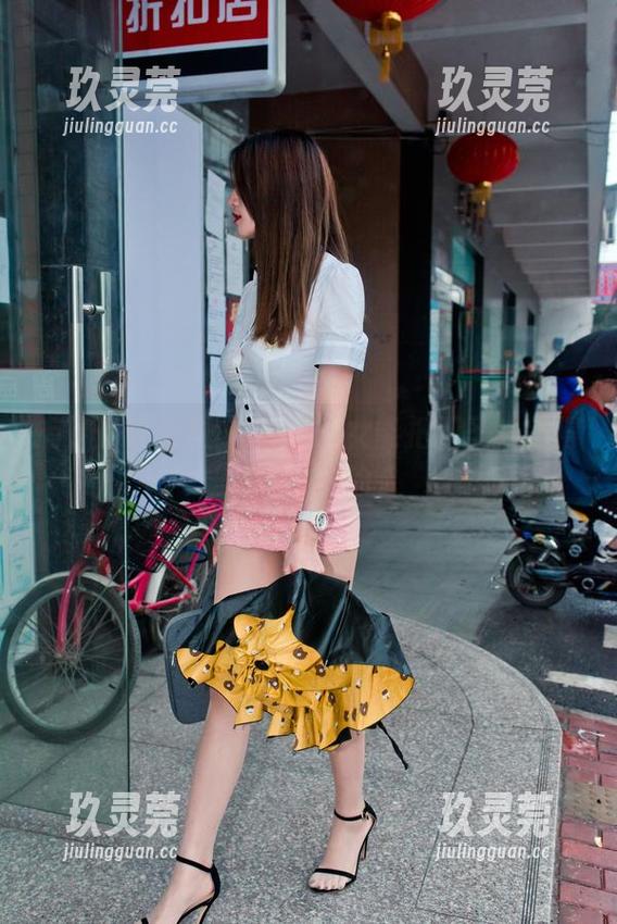 有了魔镜街拍，JK美少女能把无圣光照得明亮起来？